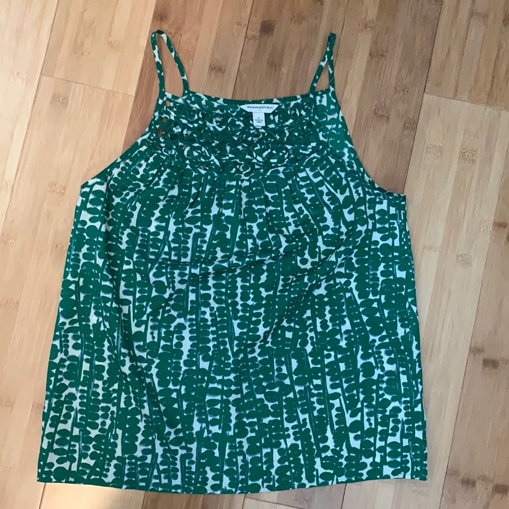 Silk green top banana republic
